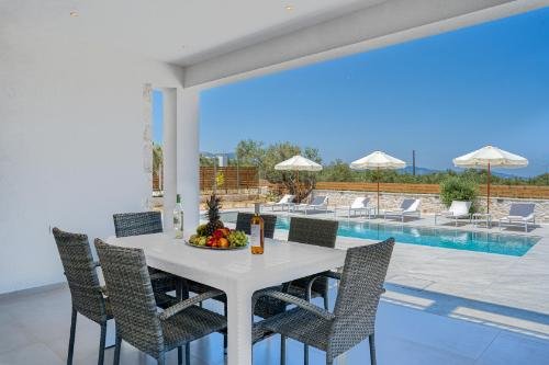 private pool villa  zakynthos tragaki
