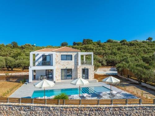 private pool villa  zakynthos tragaki